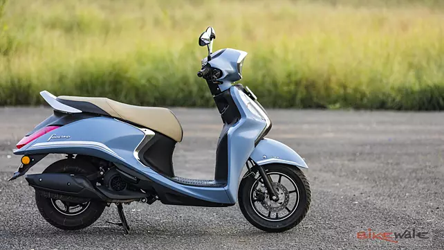 Yamaha passion scooty price hot sale